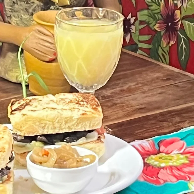 Sanduíche (BORALI Mais EU )+ Suco