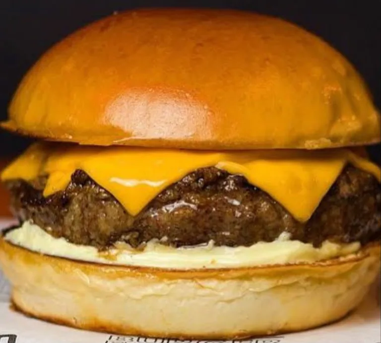 MM Cheeseburger